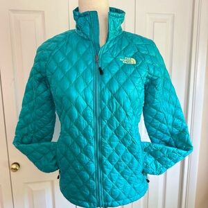 The north face thermoball jacket size XS